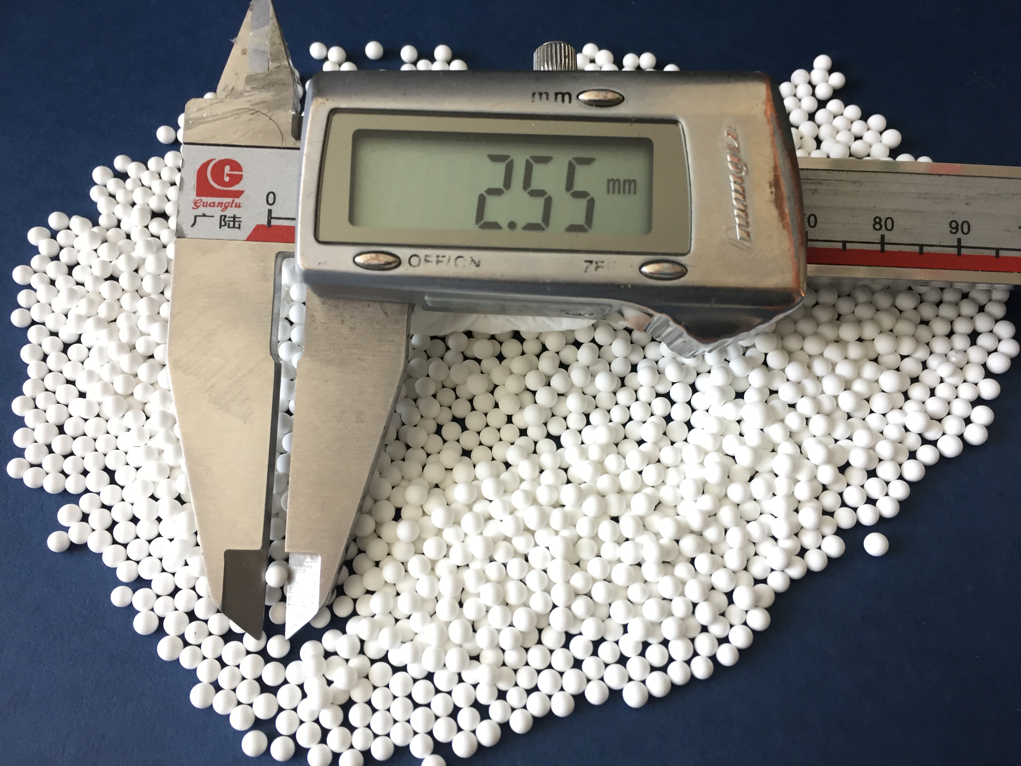 Advantage of Ceramic Grinding Media for Mining IndustryCeramic